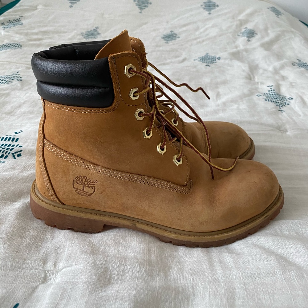 Timberland classic yellow boots, size 8